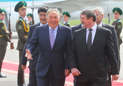 Н.Назарбаев призвал саммит решить гуманитарную катастрофу в Украине